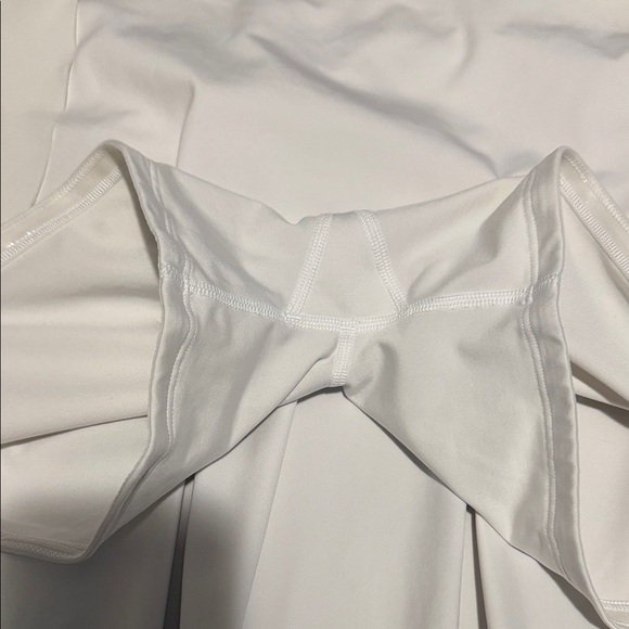 Athleta White Women's Shorts - Picture 7 of 10